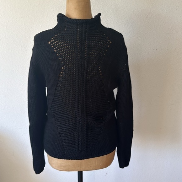 Helmut Lang sz S black knit sweater detailed weave
viscose/polymide great cond - Picture 3 of 8